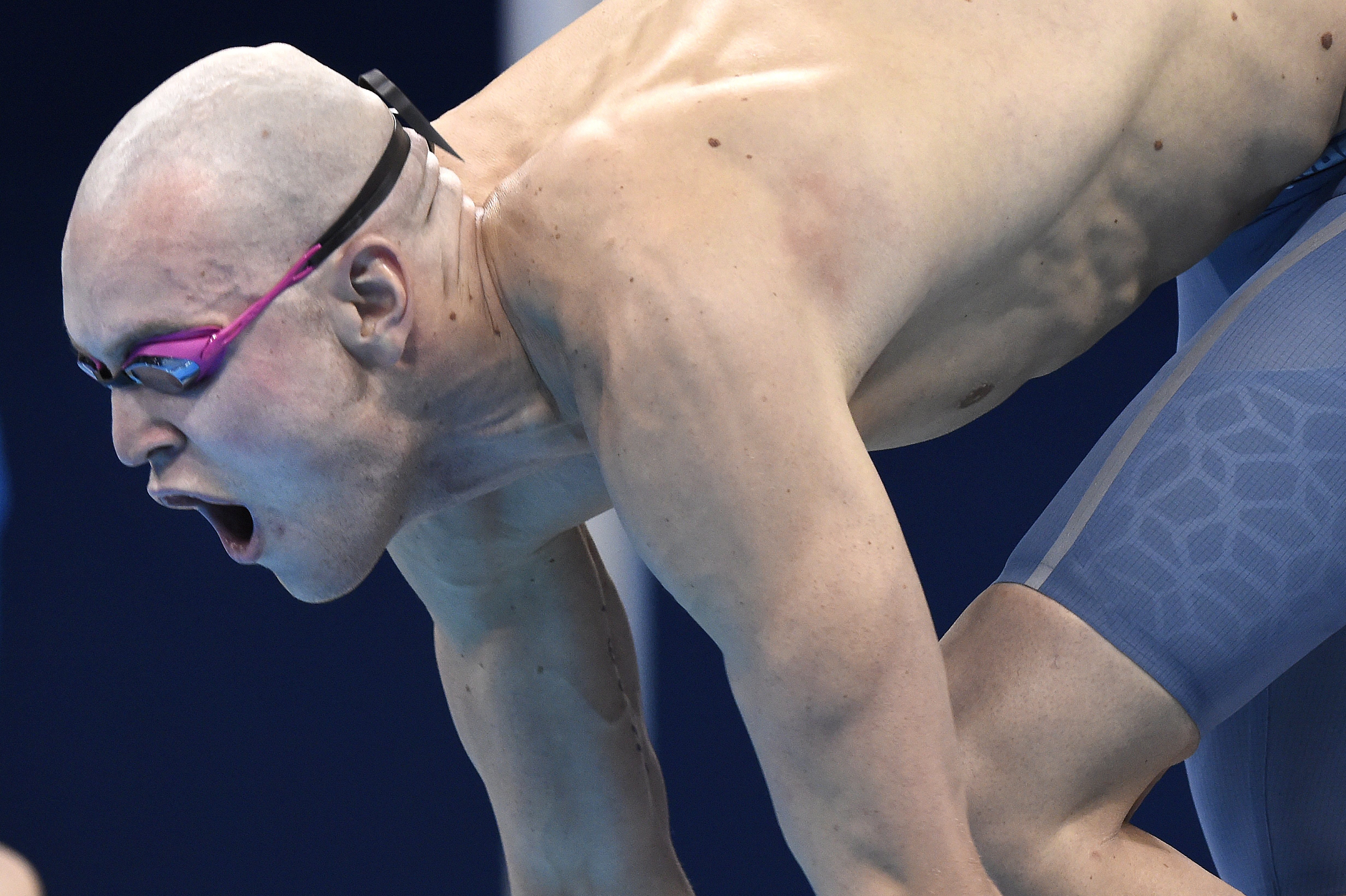 Bernek Péter rajtol a 2016-os riói nyári olimpia 200 méteres gyorsúszás versenyszámának elõfutamában. MTI Fotó: Kovács Tamás