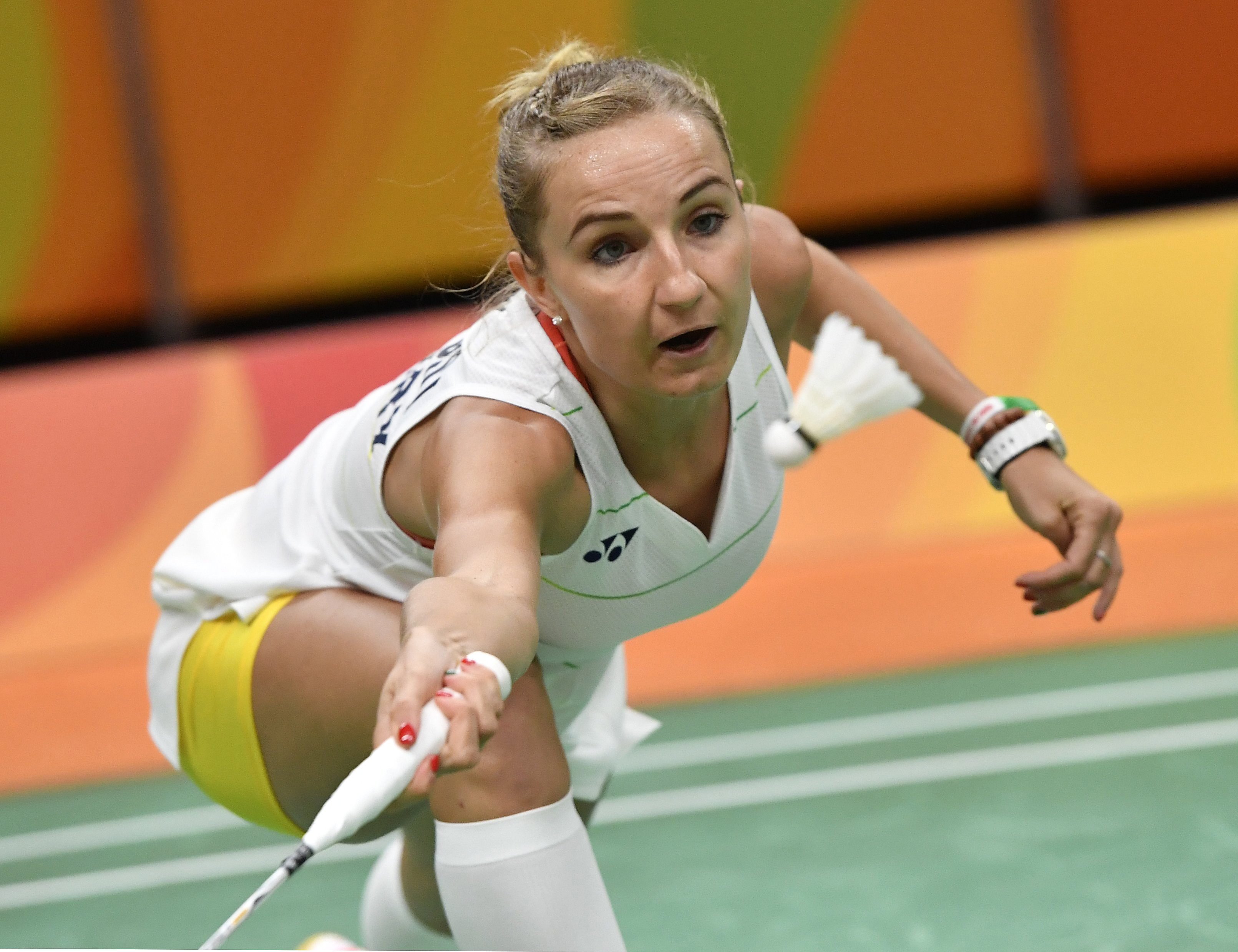 Rio de Janeiro, 2016. augusztus 11. Sárosi Laura az indiai Puszarla Venkata Szindhu elleni csoportmérkõzésen a rió nyári olimpia nõi egyéni tollaslabdaversenyén a Rio de Janeiró-i Riocentro központ 4-es pavilonjában 2016. augusztus 11-én. Sárosi Laura kikapott elsõ mérkõzésén. MTI Fotó: Illyés Tibor